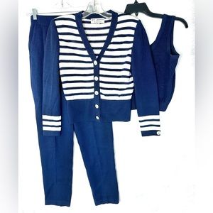 St John Collection Vintage Women Size 4 Navy Blue White Striped Knit Jacket